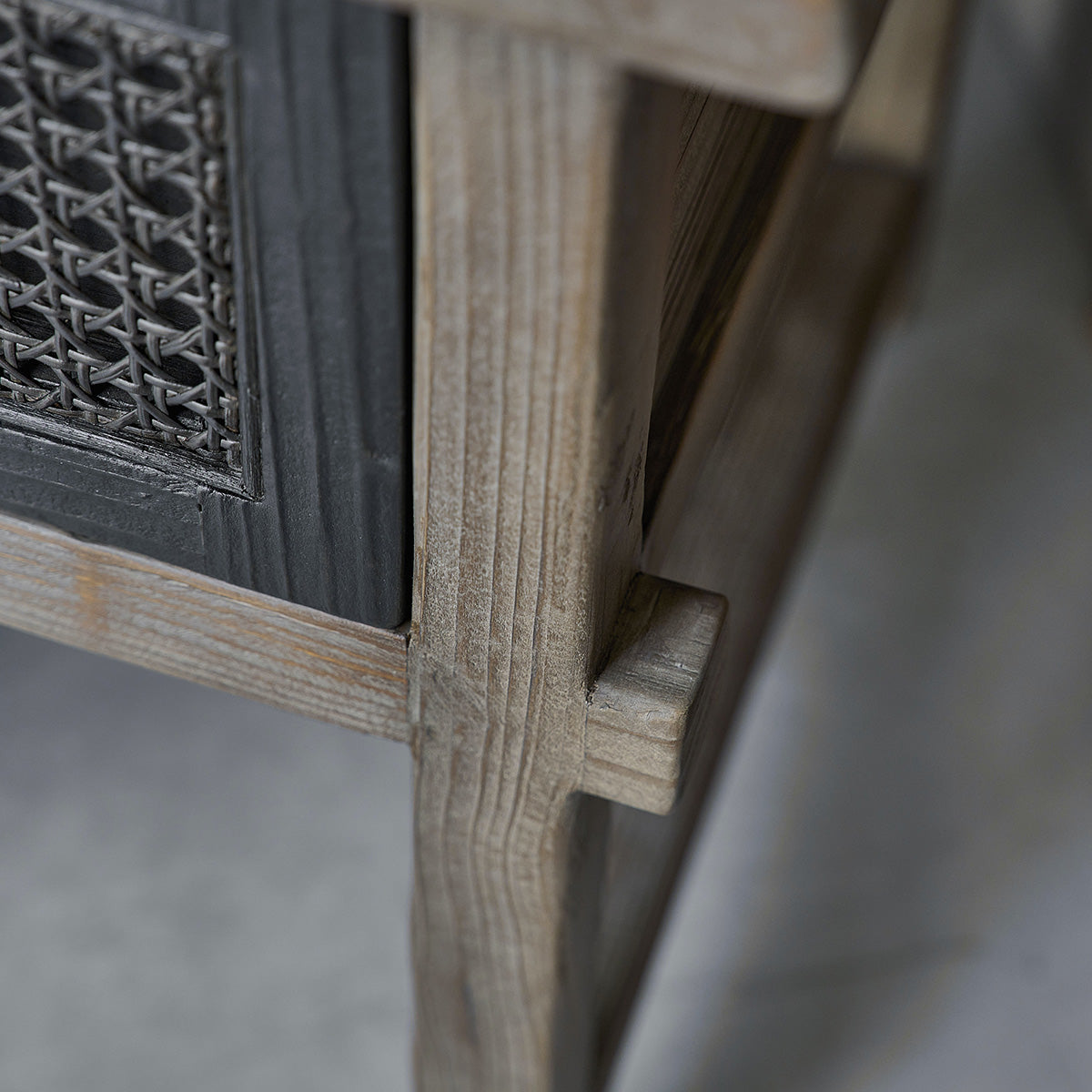 1134-table_de_chevet_en_bois_recycle_massif_45_cm-05.jpg