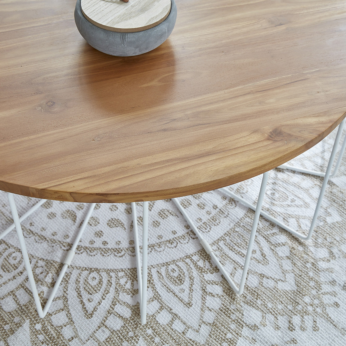 HUGO - Tavolino in teak massello e metallo Ø 100 cm