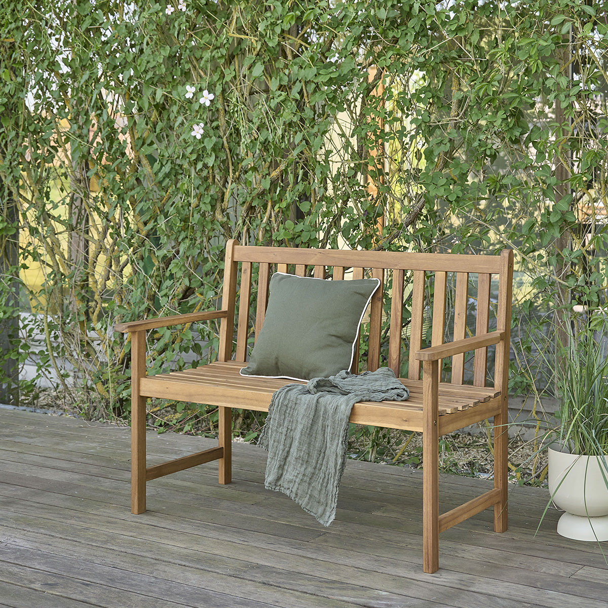 BDJ0004-banc_de_jardin_en_acacia_massif_120_cm-03.jpg