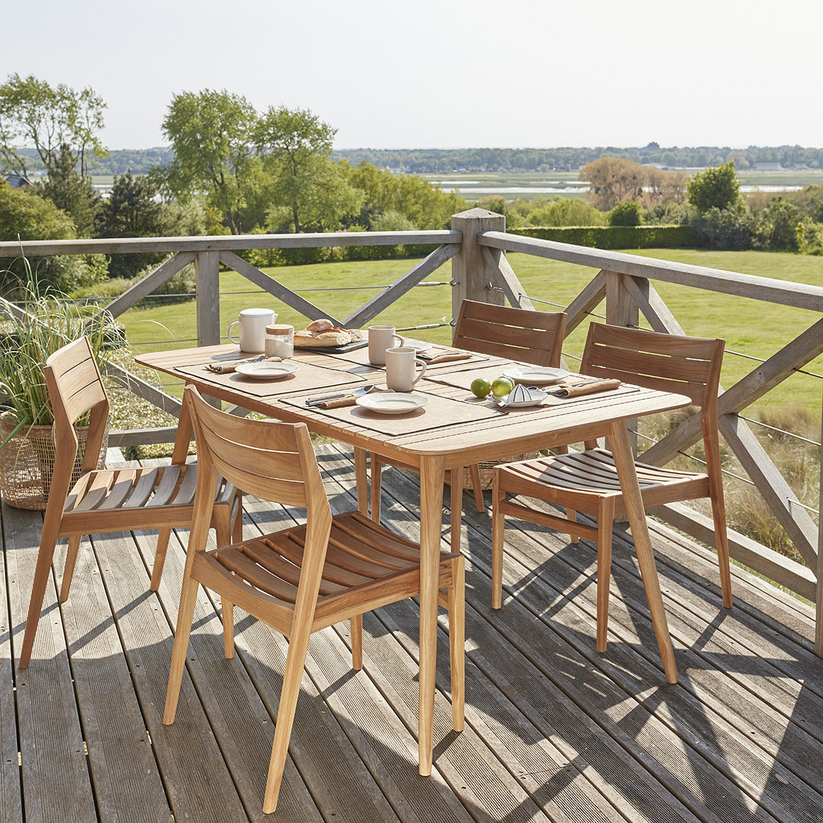24-table_de_jardin_en_teck_massif_4_6_pers-06.jpg