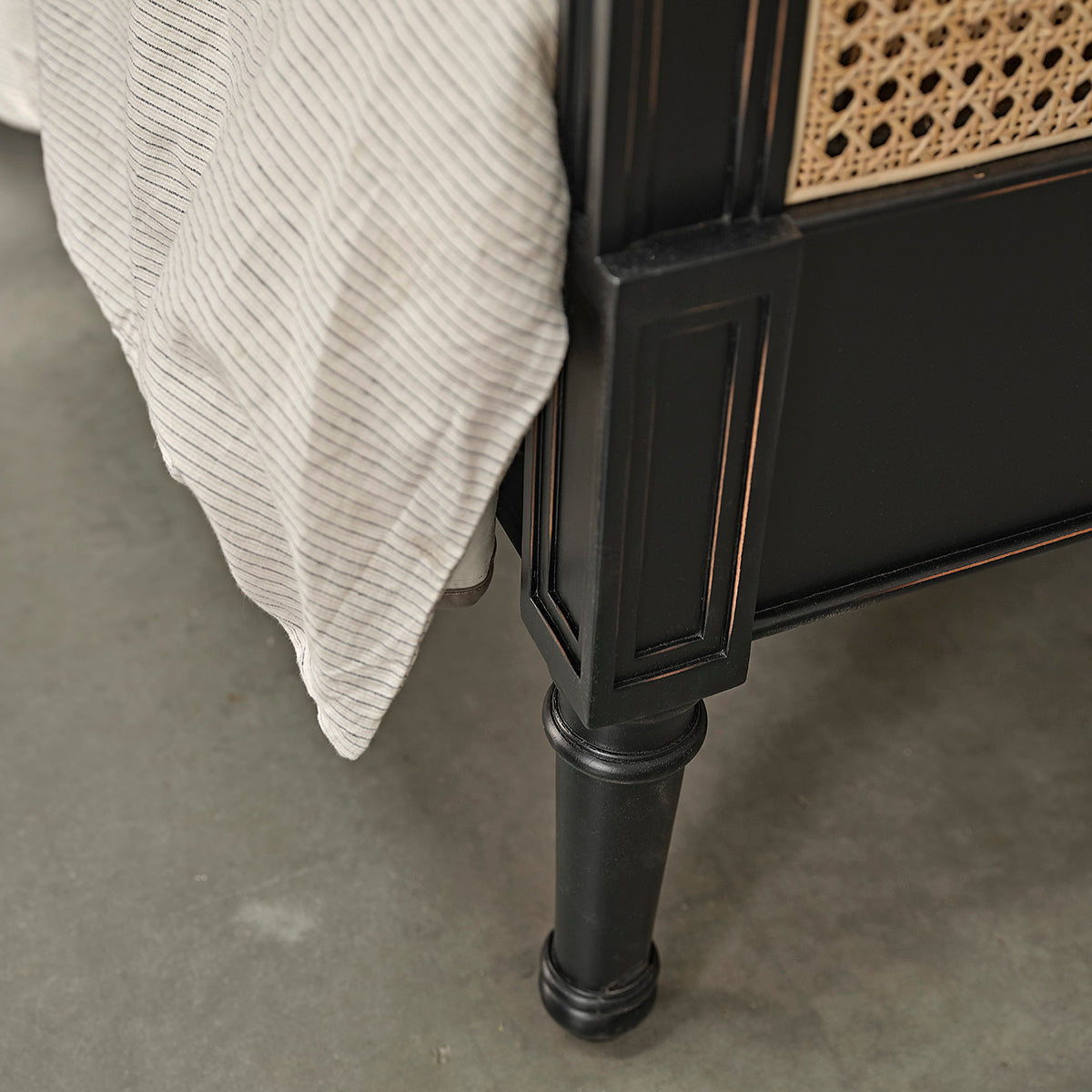 511-lit_en_cannage_et_bois_dacajou_160_cm_avec_sommier-04.jpg