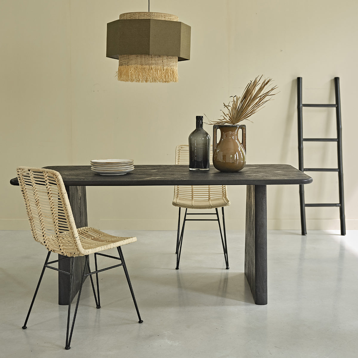 619-table_en_manguier_massif_6_8_pers-01.jpg