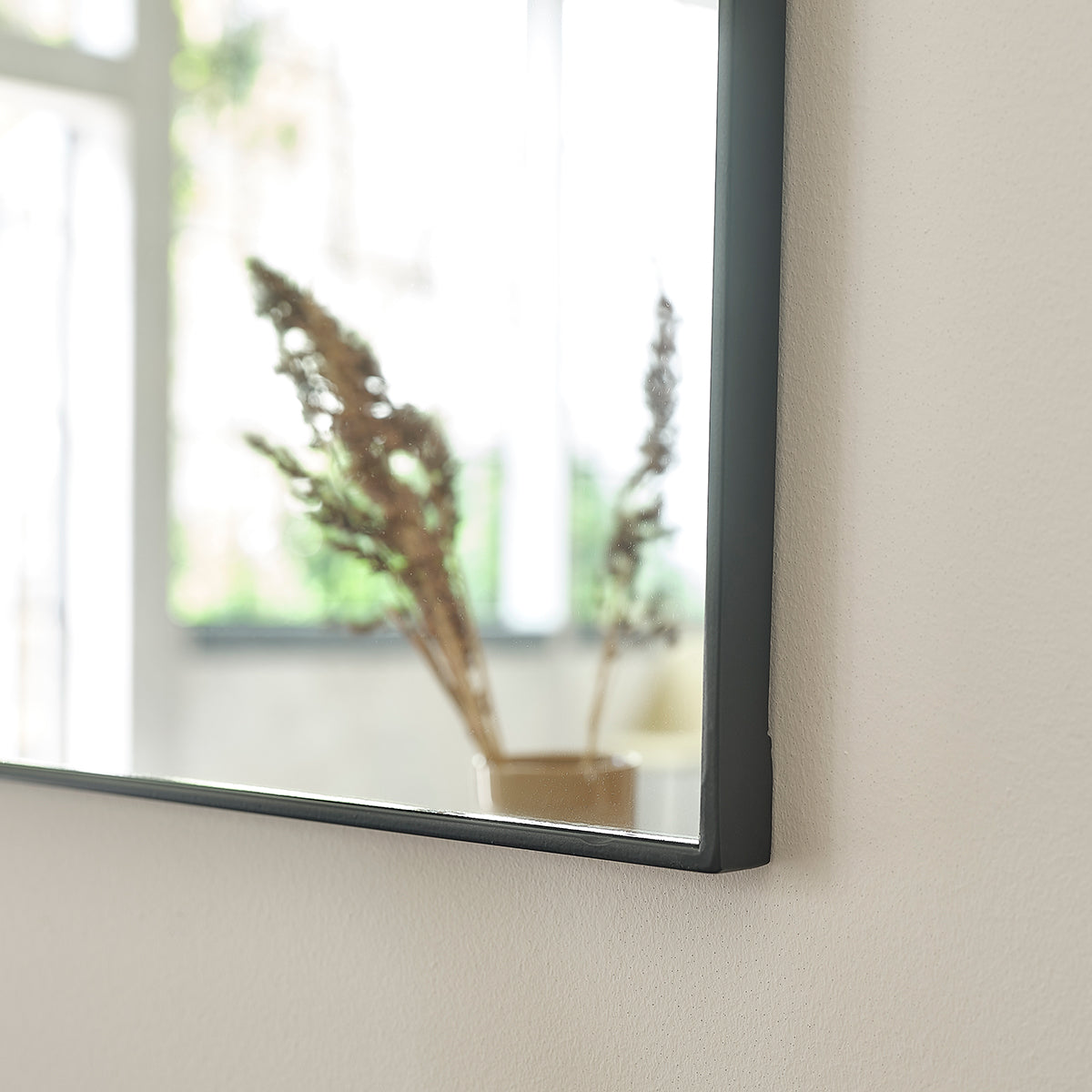 708-miroir_en_metal_noir_rectangulaire_70x50_cm-04.jpg