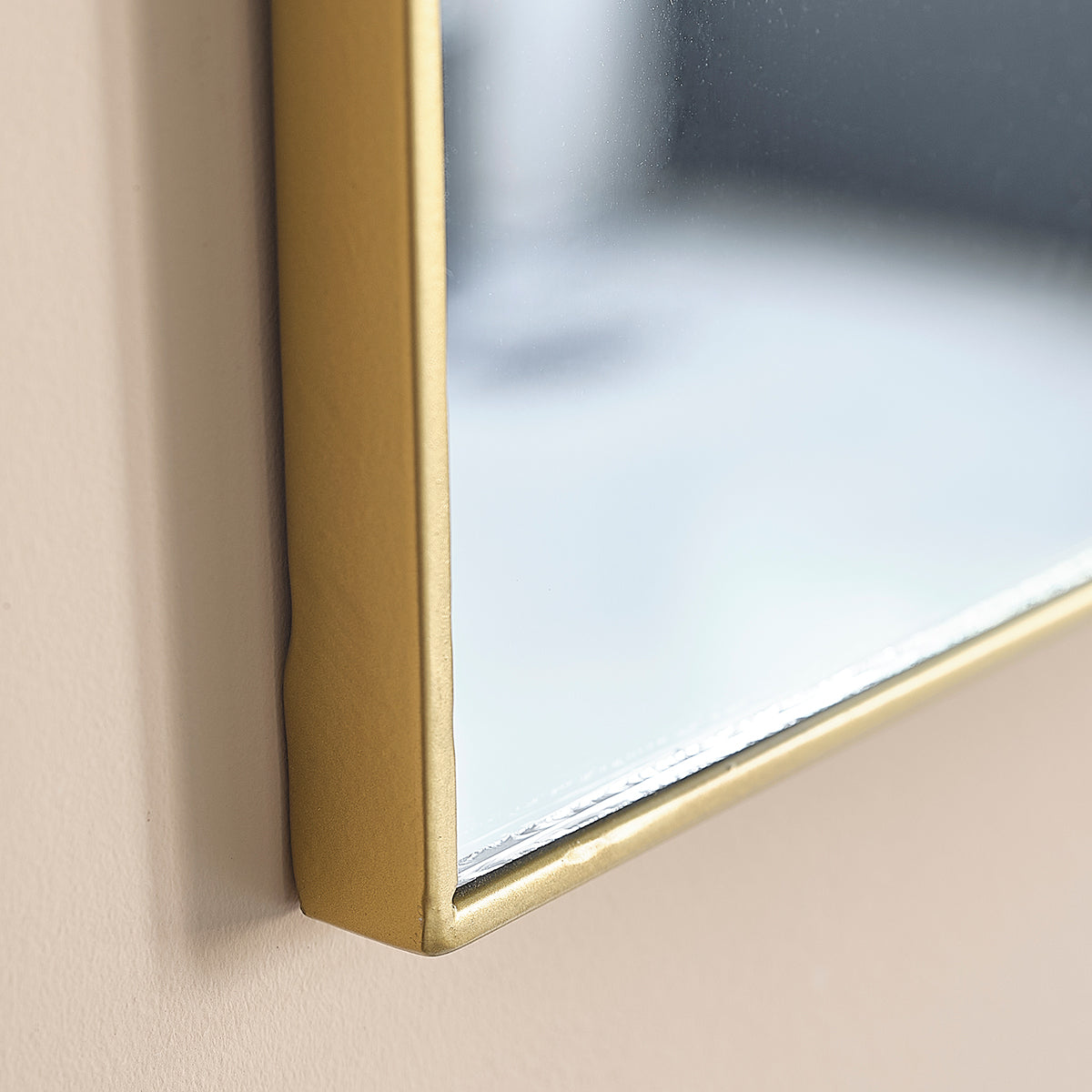 711-miroir_en_metal_dore_rectangulaire_70x50_cm-03.jpg