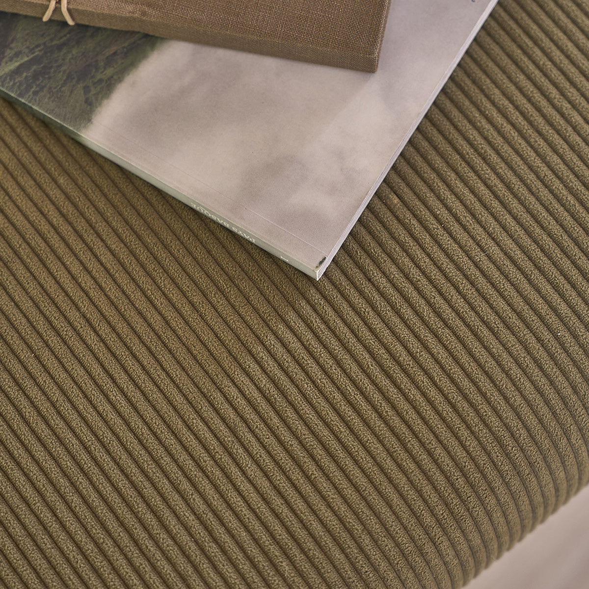 BAN0005-banc_en_teck_massif_et_tissu_velours_cotele_vert_100_cm-06.jpg