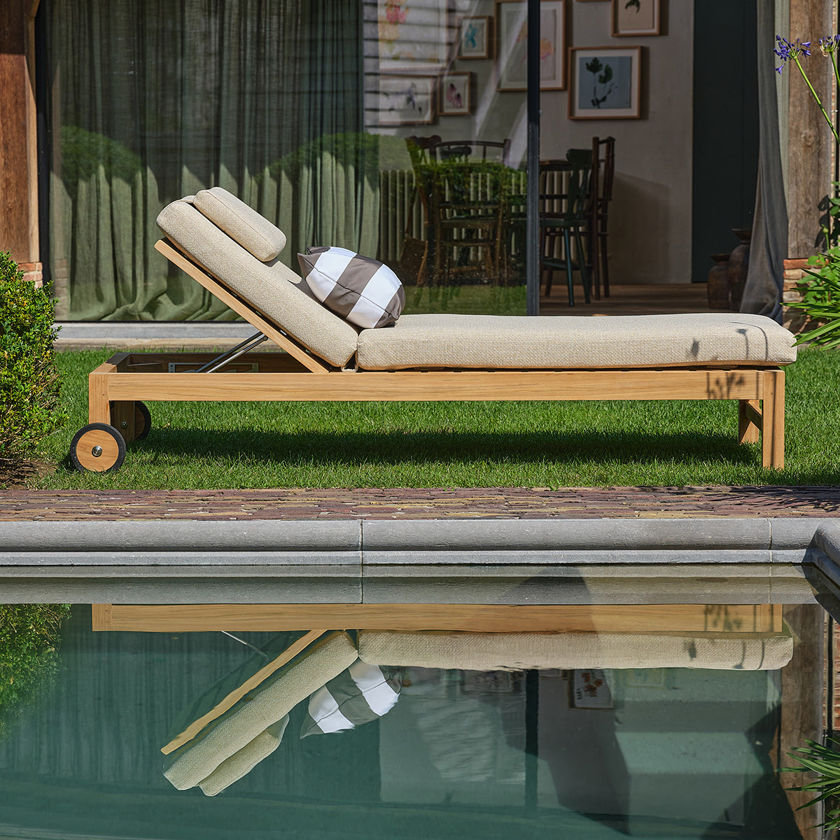 BSS0004-bain_de_soleil_inclinable_en_teck_massif_avec_coussins_beige_chine-03.jpg