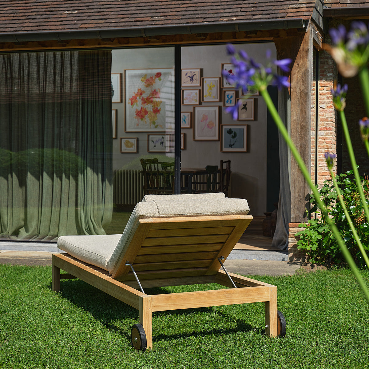 BSS0004-bain_de_soleil_inclinable_en_teck_massif_avec_coussins_beige_chine-04.jpg