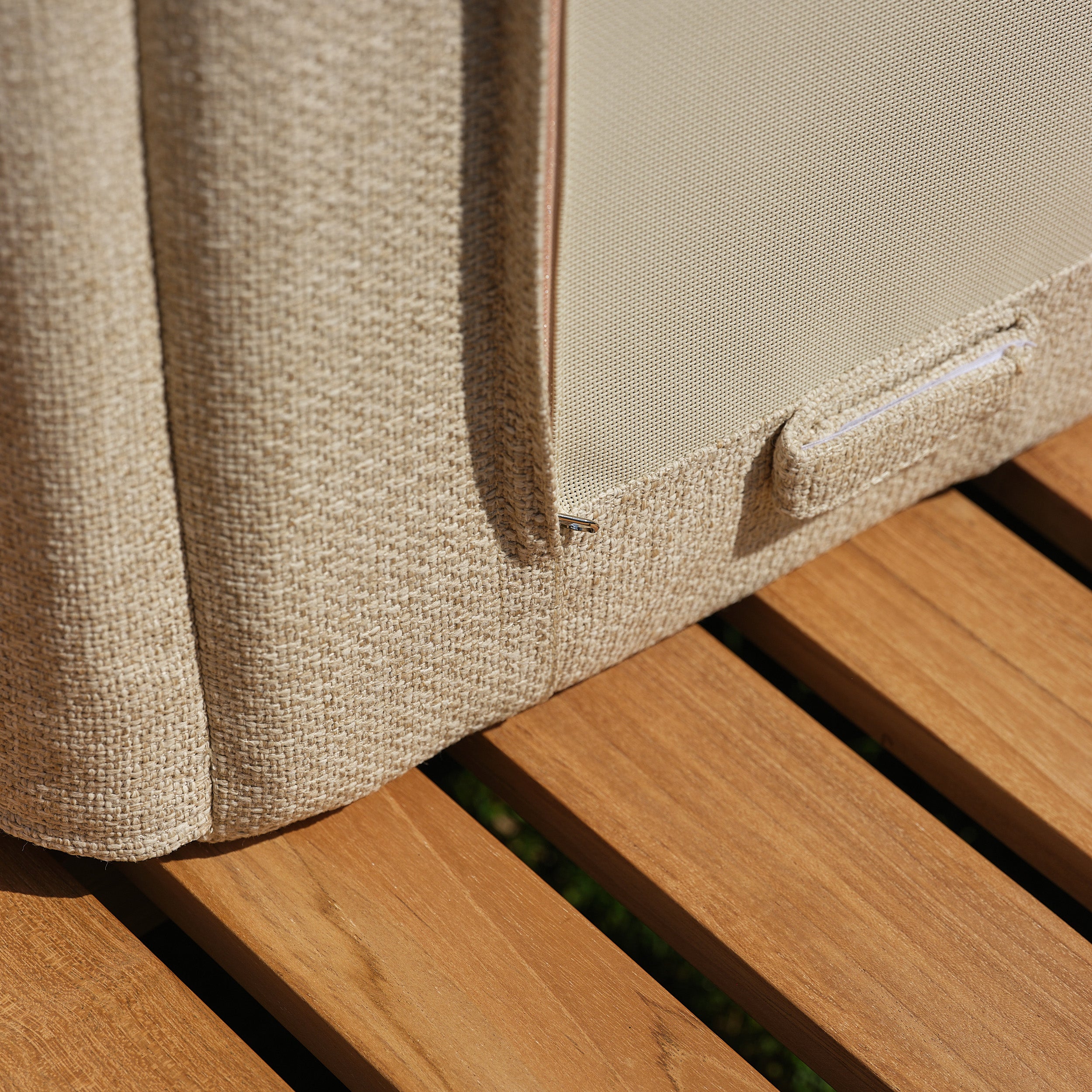 BSS0004-bain_de_soleil_inclinable_en_teck_massif_avec_coussins_beige_chine-06.jpg