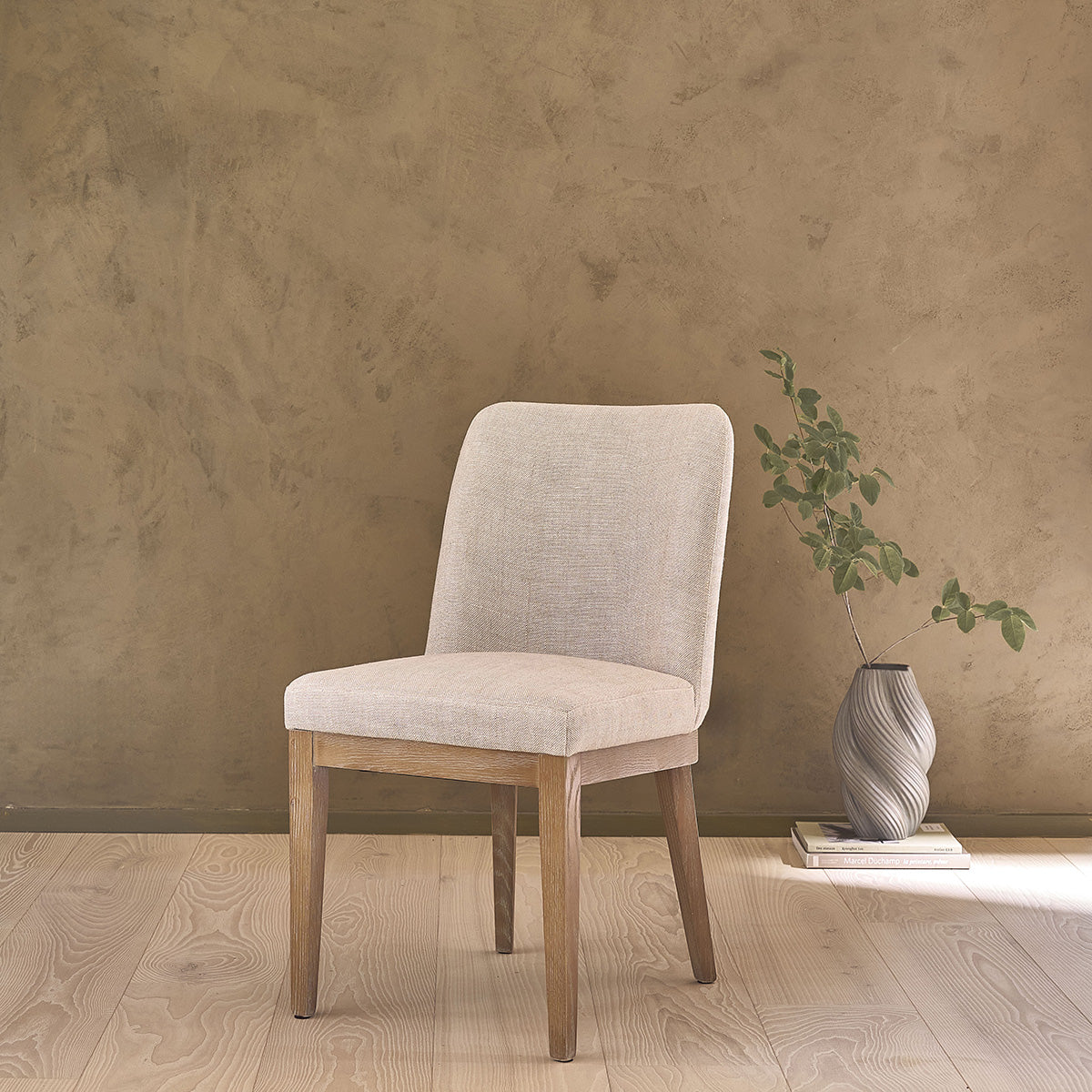 MARGOT - Sedia in rovere massello e tessuto di lino