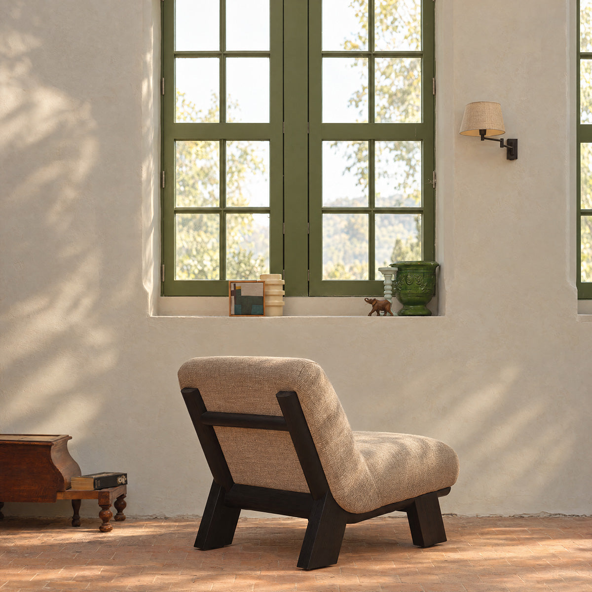 FAU0020-fauteuil_en_mindi_massif_noir_et_tissu_grege_chine-04.jpg