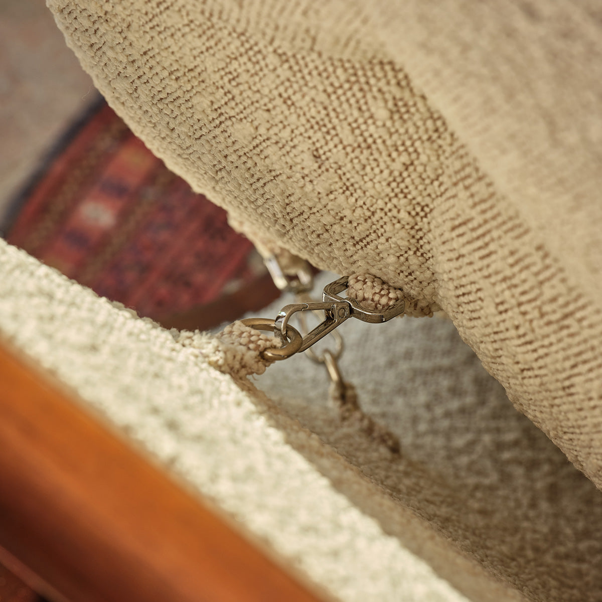 FAU0021-fauteuil_en_mindi_massif_et_tissu_bouclette_taupe_chine-05.jpg