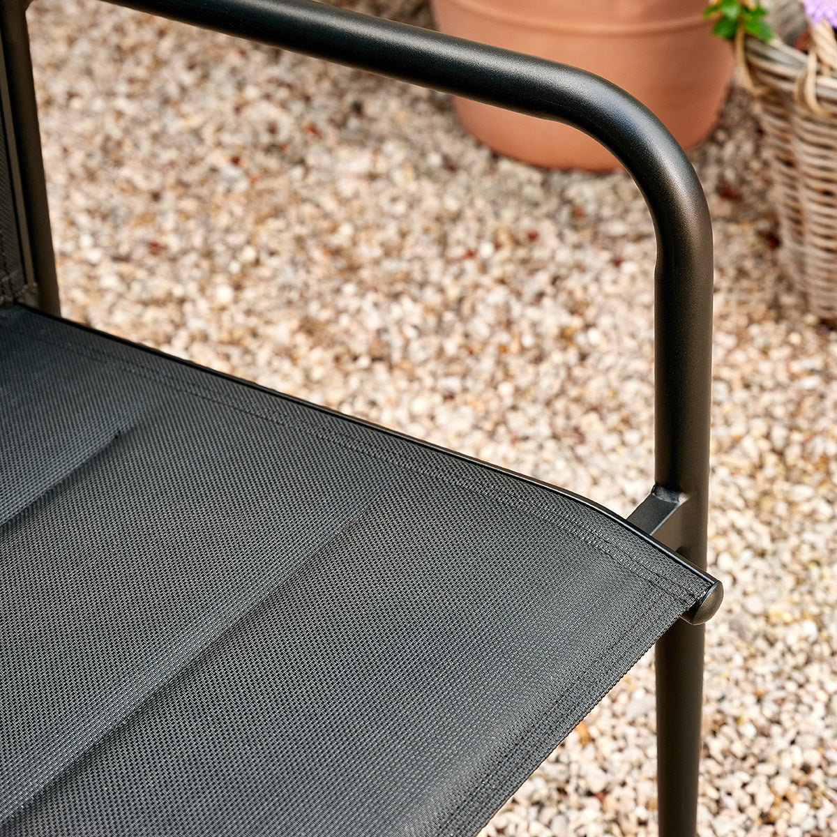 FDJ0016-fauteuil_de_jardin_en_aluminium_et_textilene_noir_mat_lot_de_2-03.jpg