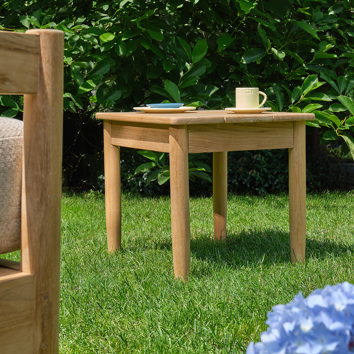 TAA0010-table_dappoint_de_jardin_en_teck_massif_premium-03.jpg
