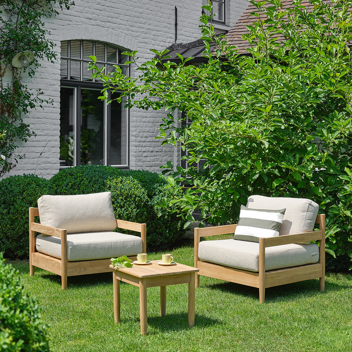 TAA0010-table_dappoint_de_jardin_en_teck_massif_premium-05.jpg