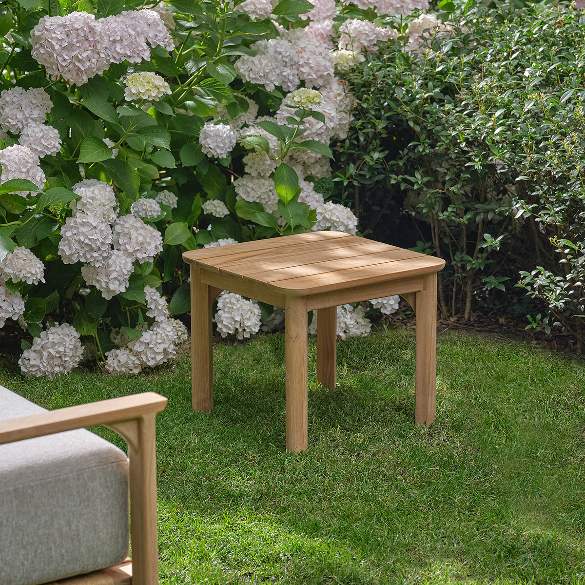TAA0011-table_dappoint_de_jardin_en_teck_massif_premium-01.jpg
