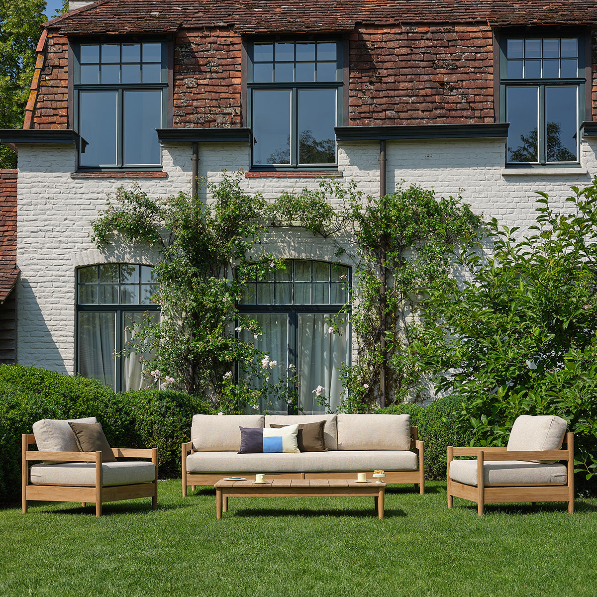 TBJ0003-table_basse_de_jardin_en_teck_massif_140_cm-04.jpg