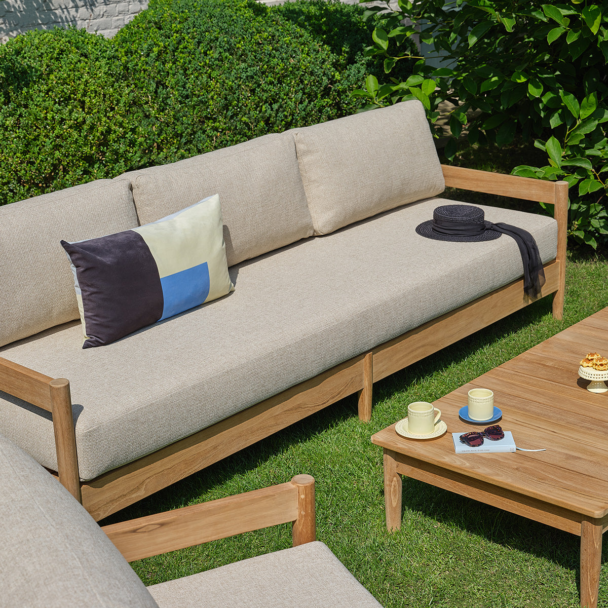 TBJ0003-table_basse_de_jardin_en_teck_massif_140_cm-09.jpg