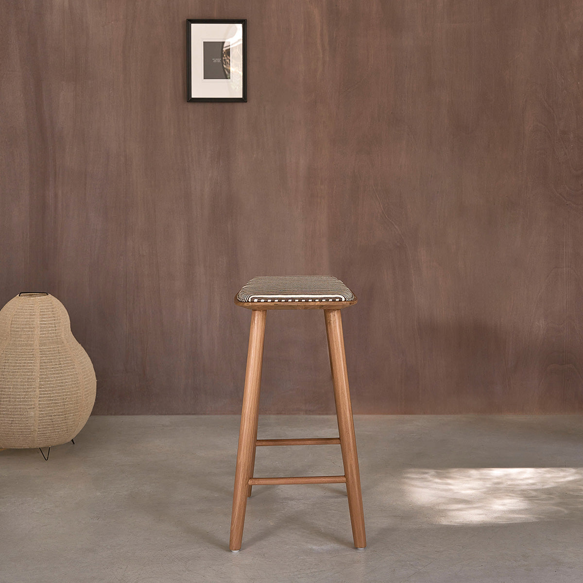 TCB0019-tabouret_de_bar_en_teck_massif_et_assise_a_rayures_65_cm-03.jpg