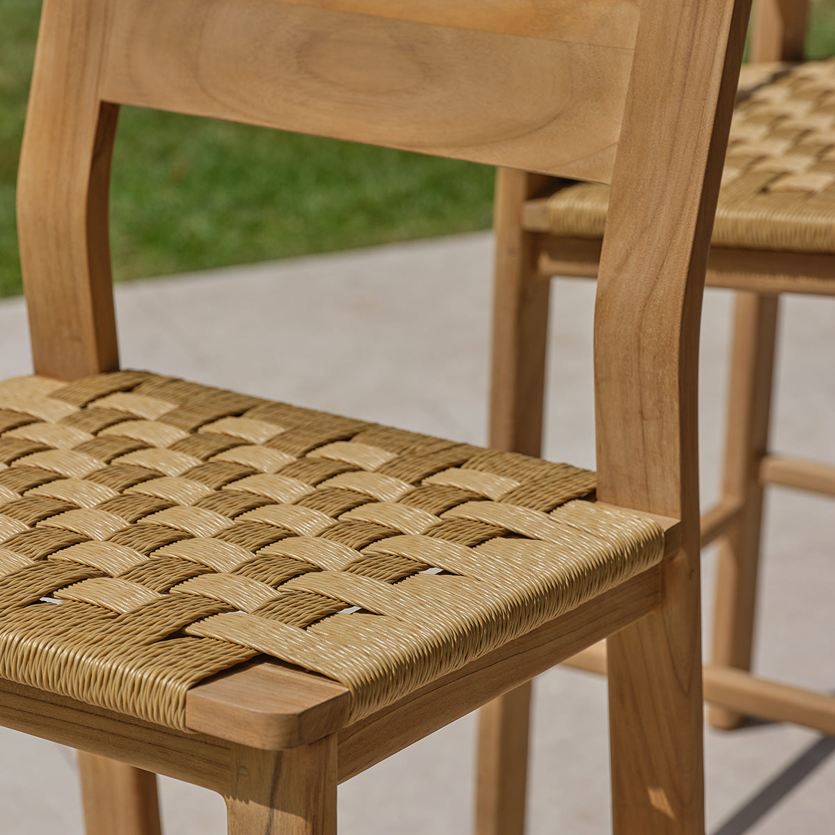 TCB0024-chaise_de_bar_jardin_en_teck_massif_lot_de_2-05.jpg