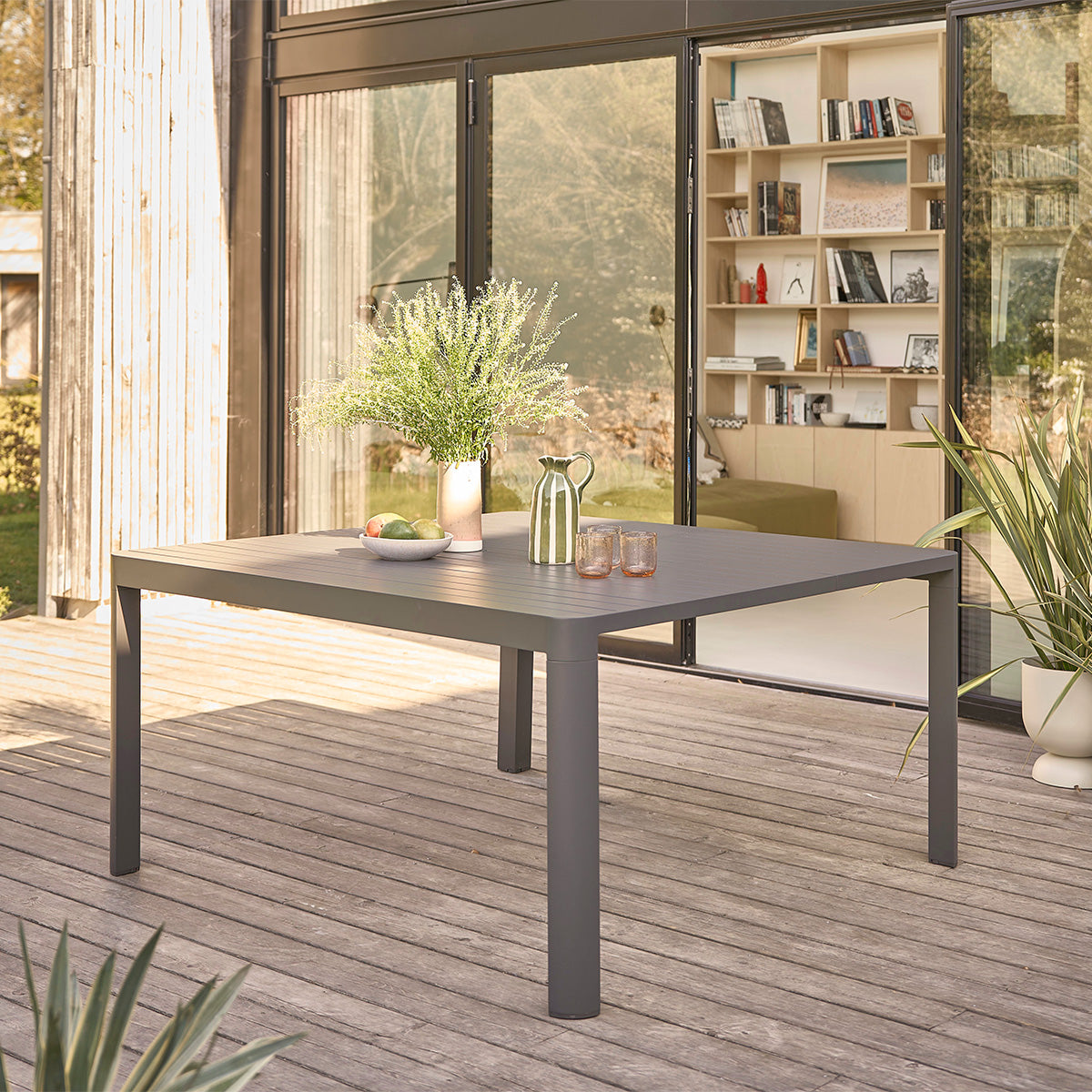 TDJ0003-table_de_jardin_en_aluminium_carree_extensible_4_8_pers-01.jpg