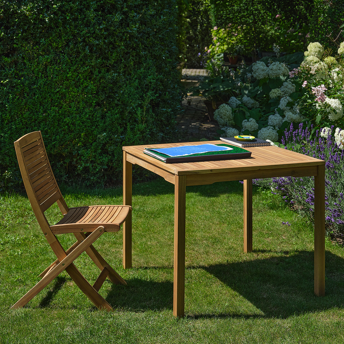 TDJ0007-table_de_jardin_en_acacia_massif_huile_90_cm-05.jpg