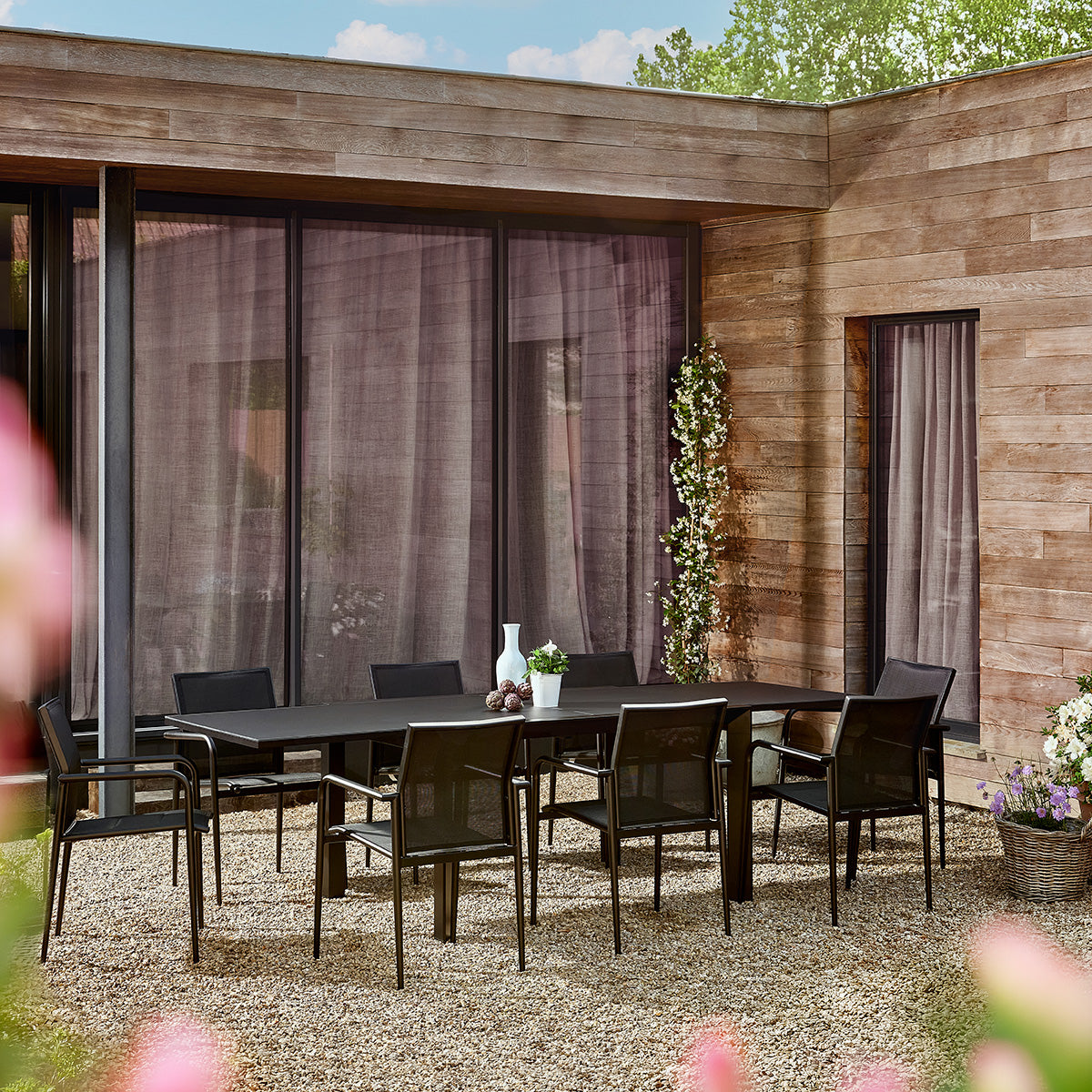 TDJ0011-table_de_jardin_en_aluminium_et_verre_extensible_noir_6_10_pers-03.jpg