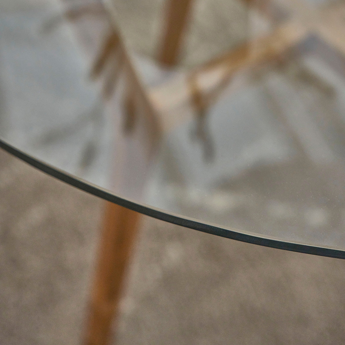 1581-table_en_teck_massif_ronde_4_pers-05.jpg