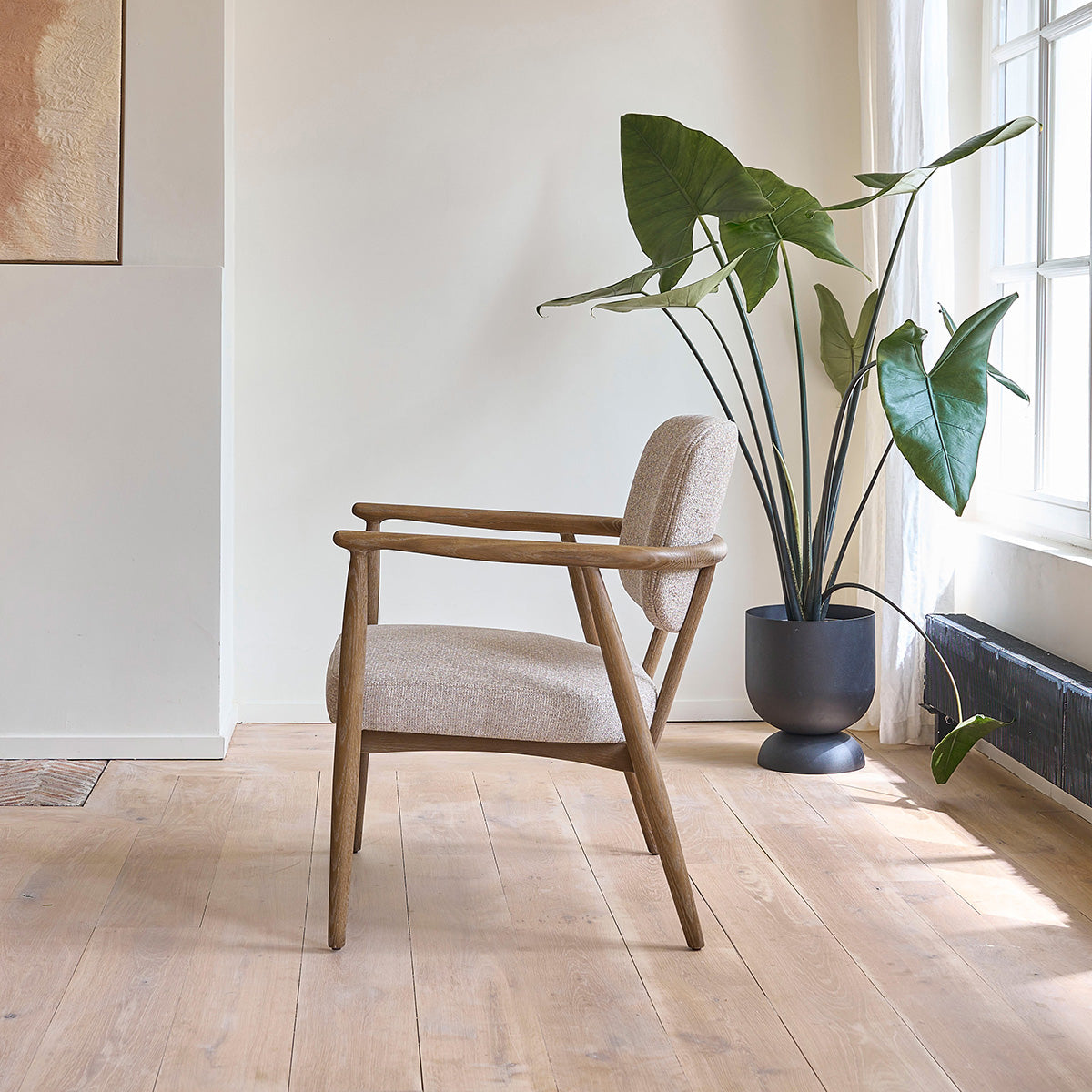 EUGÈNE - Poltrona in legno di quercia con tessuto beige screziato