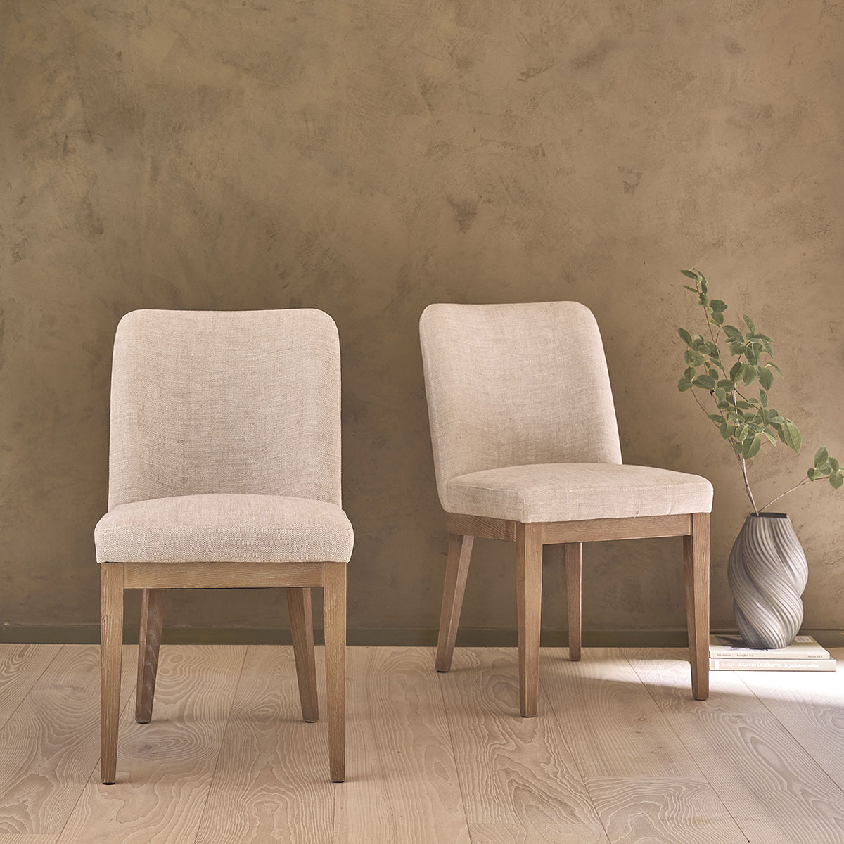 MARGOT - Sedia in rovere massello e tessuto di lino