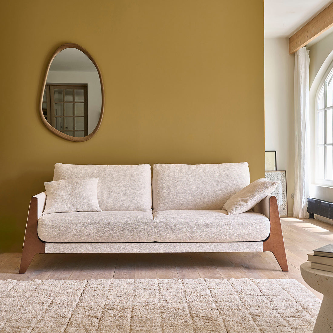 ONDINE - Divano dritto a 4 posti in legno massello e tessuto bouclé bianco