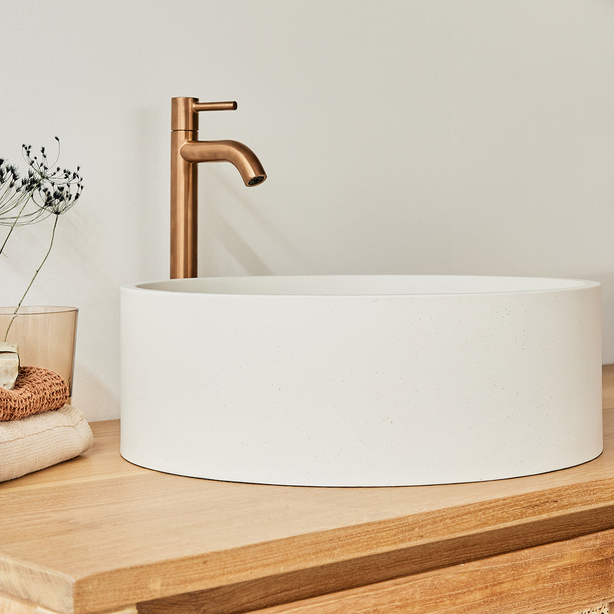 MELIA - Lavabo in cemento beige Ø37 cm