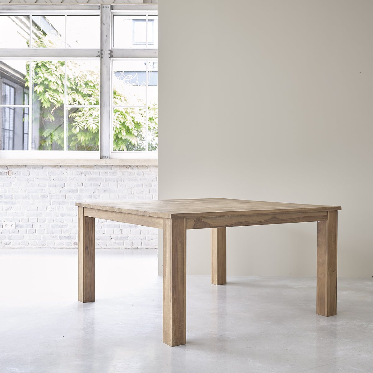 BOSTON - Tavolo in teak massello per 8 persone.