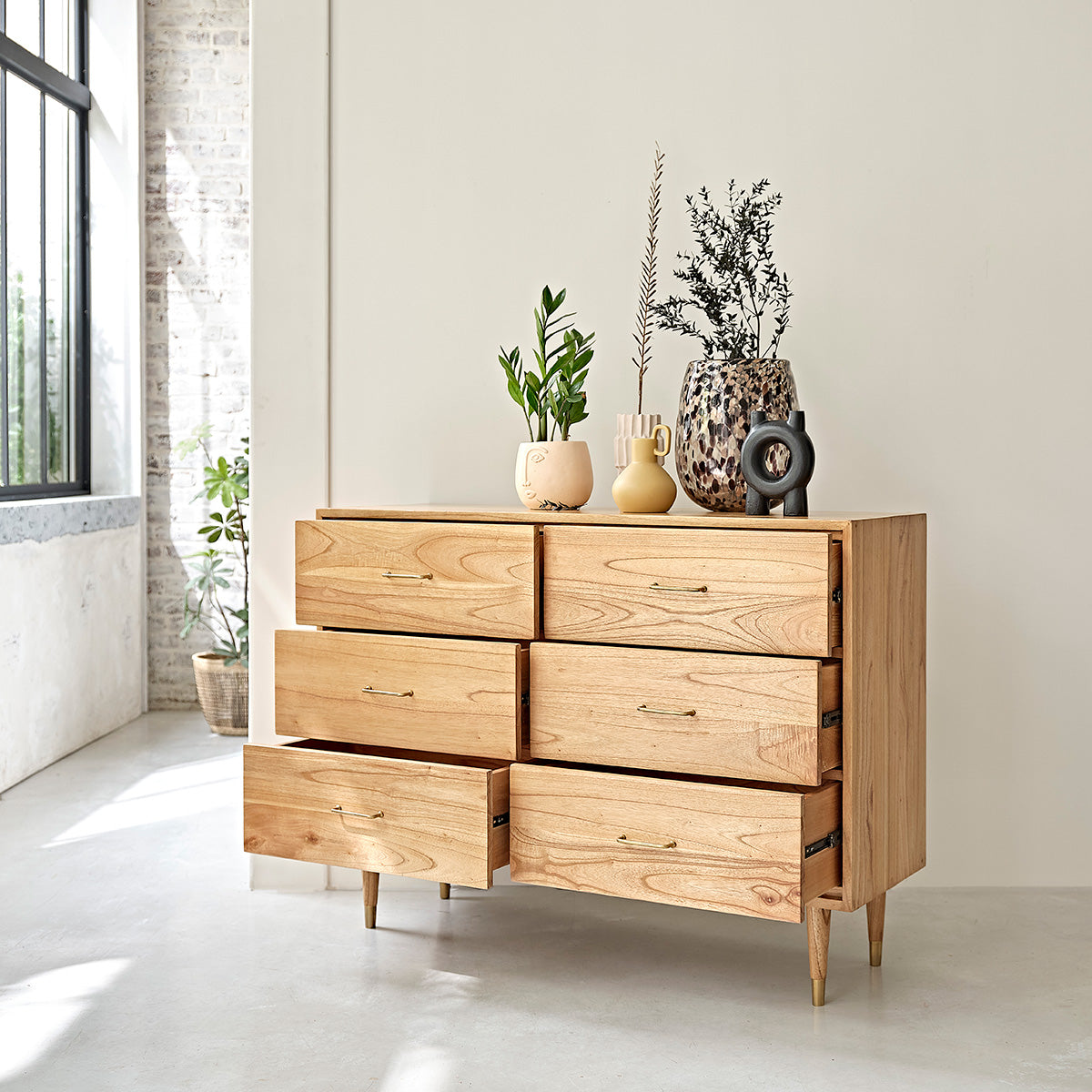 PIA - Cassettiera in mindi massello, 130 cm