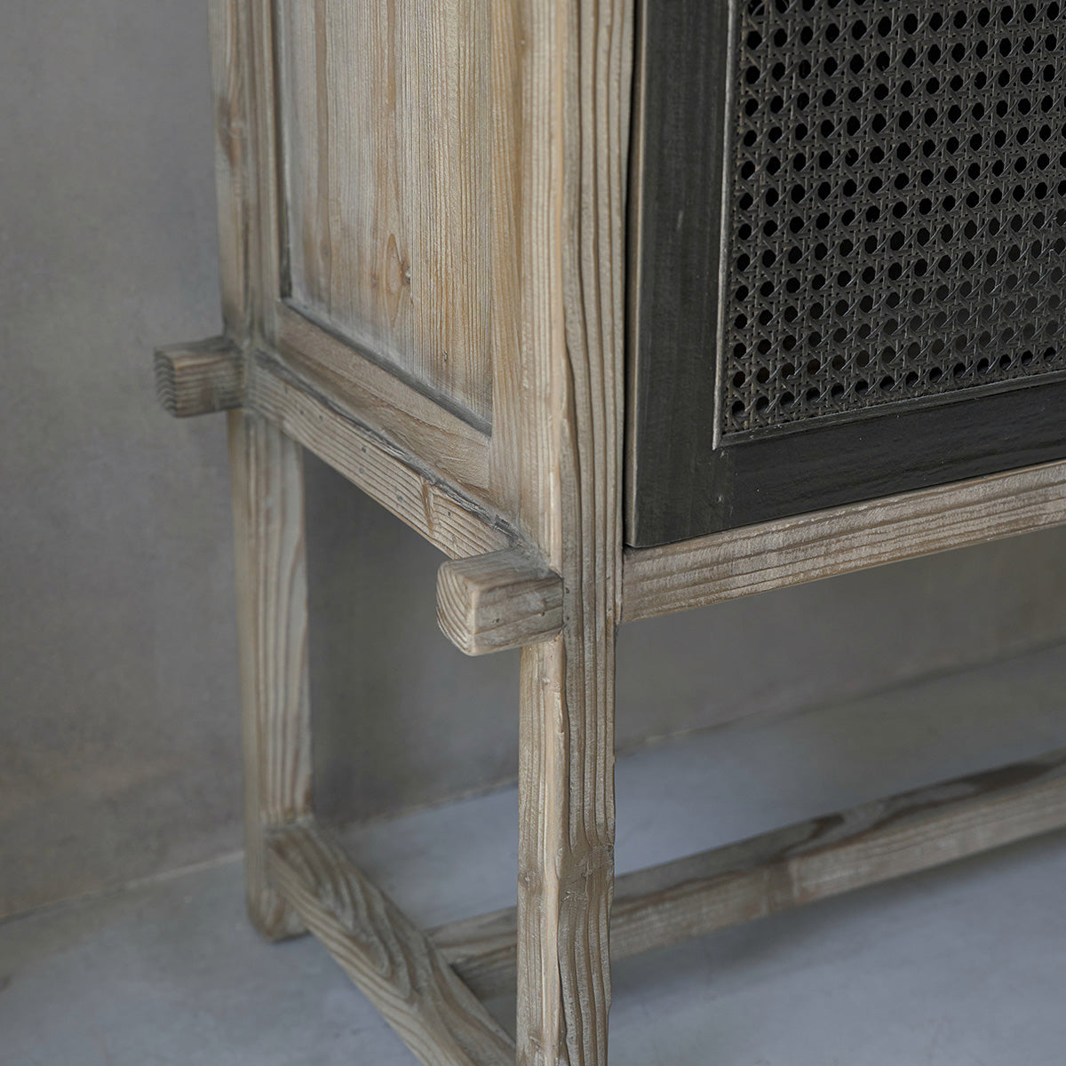 JUNKO - Armadio in legno massello riciclato