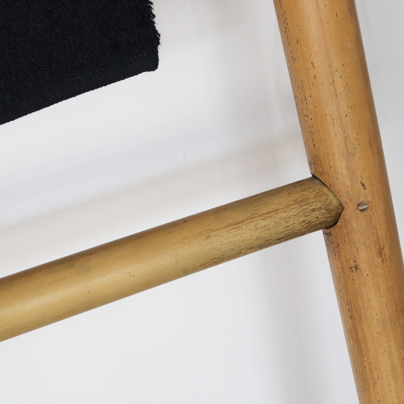 1550-echelle_porte_serviette_bambou-04.jpg