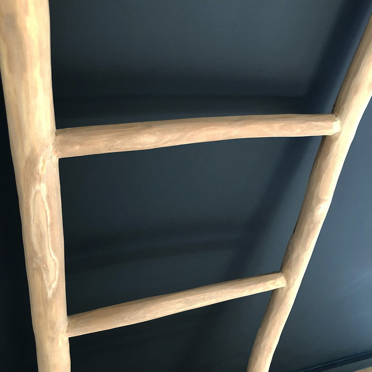 CLARA - Scala portasalviette in teak massello 150 cm