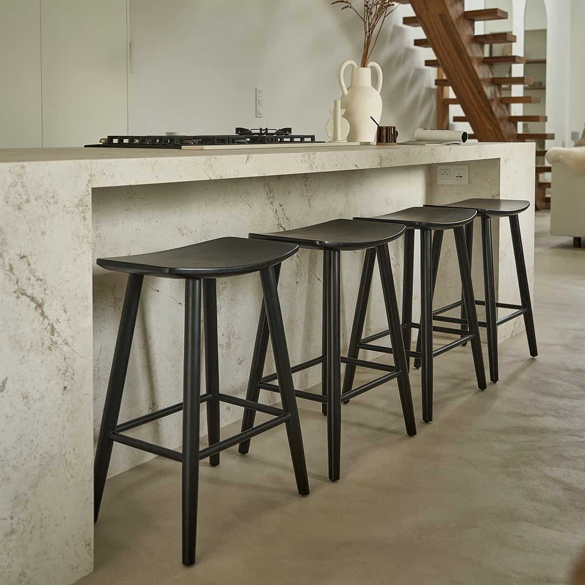 AMBRE - Sgabello in teak massello nero 65 cm