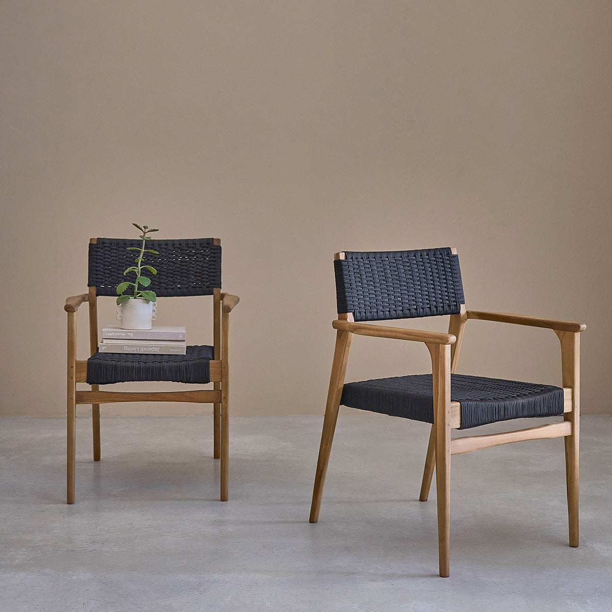 Poltrona in teak massello e corda nera