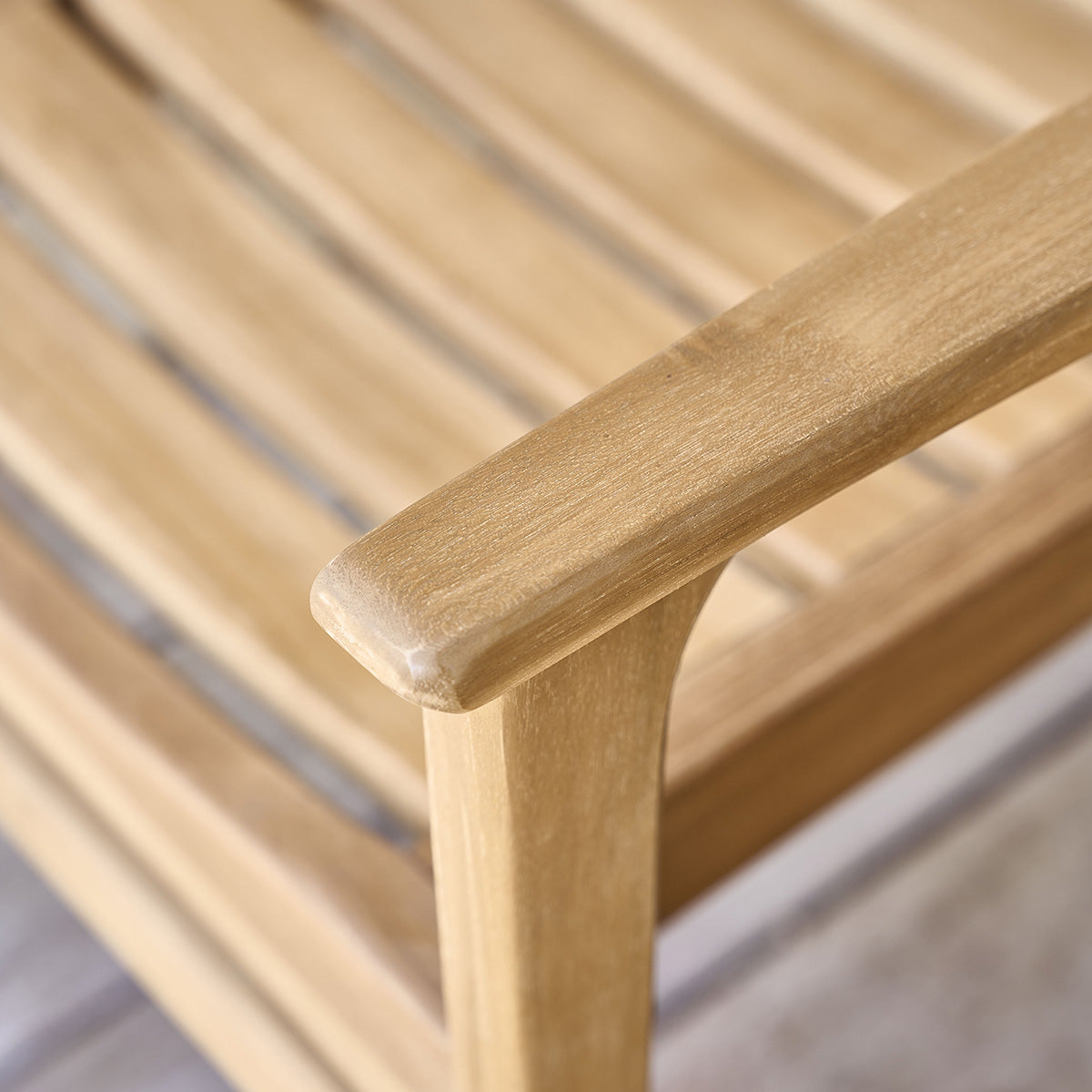 18B-fauteuil_de_jardin_en_teck_massif_lot_de_2-05.jpg