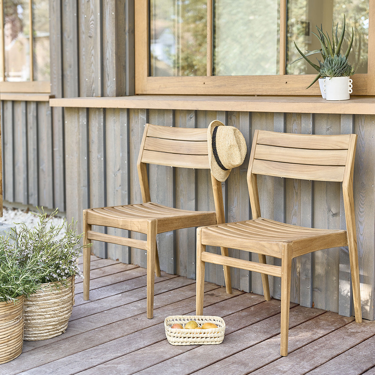 19B-chaise_de_jardin_en_teck_massif_lot_de_2-01.jpg