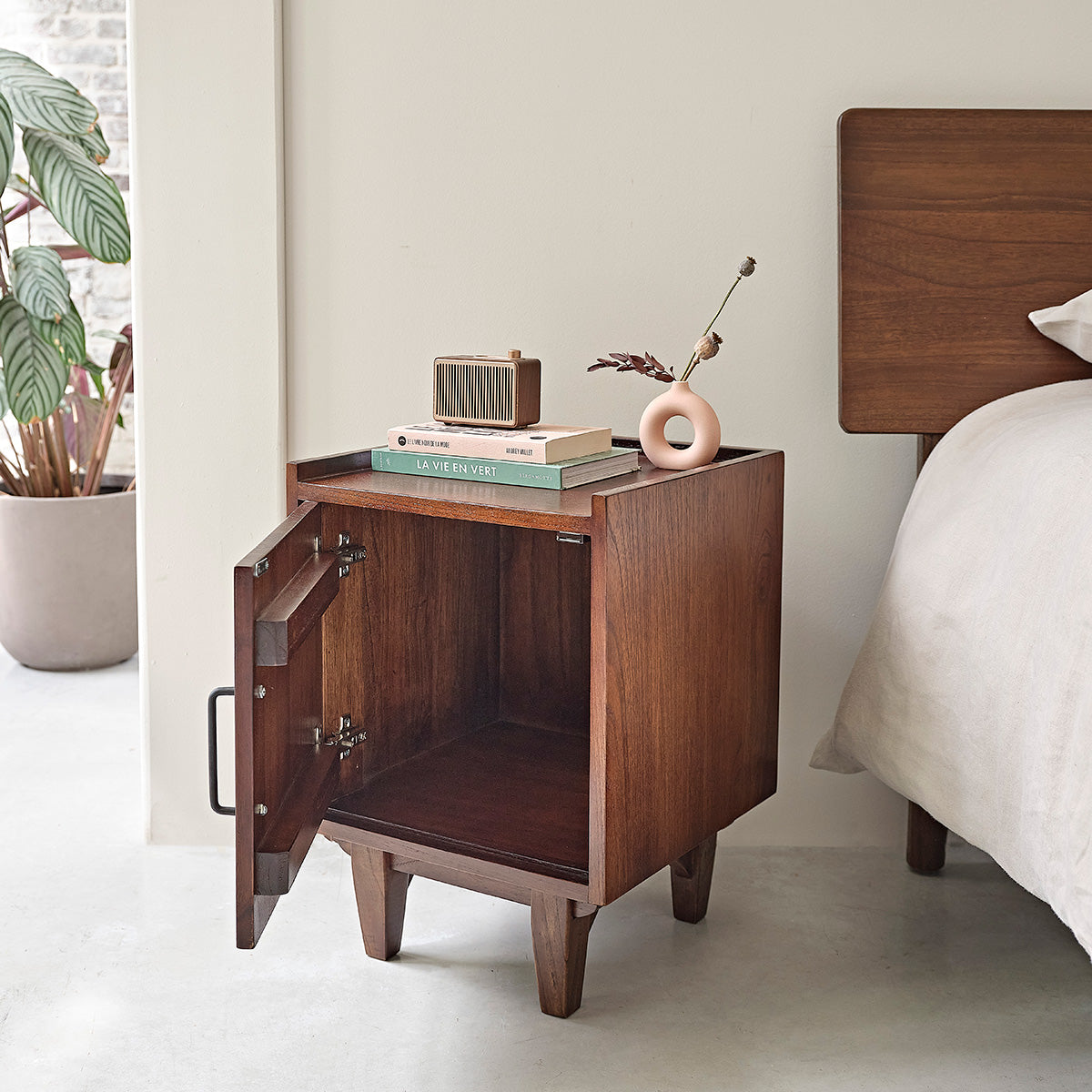 VINTAGE - Comodino in mindi massello finitura in noce 40 cm