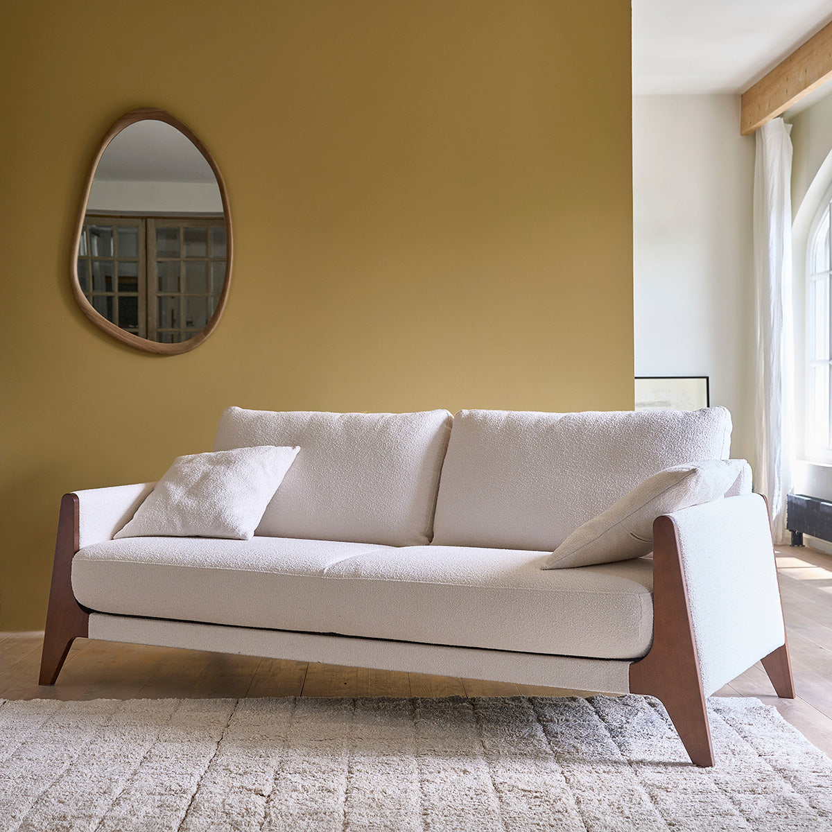 ONDINE - Divano dritto a 4 posti in legno massello e tessuto bouclé bianco