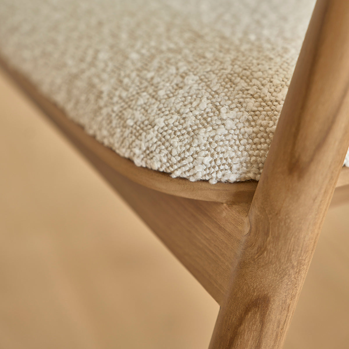 AMBRE - Sedia in teak massello con seduta bouclé