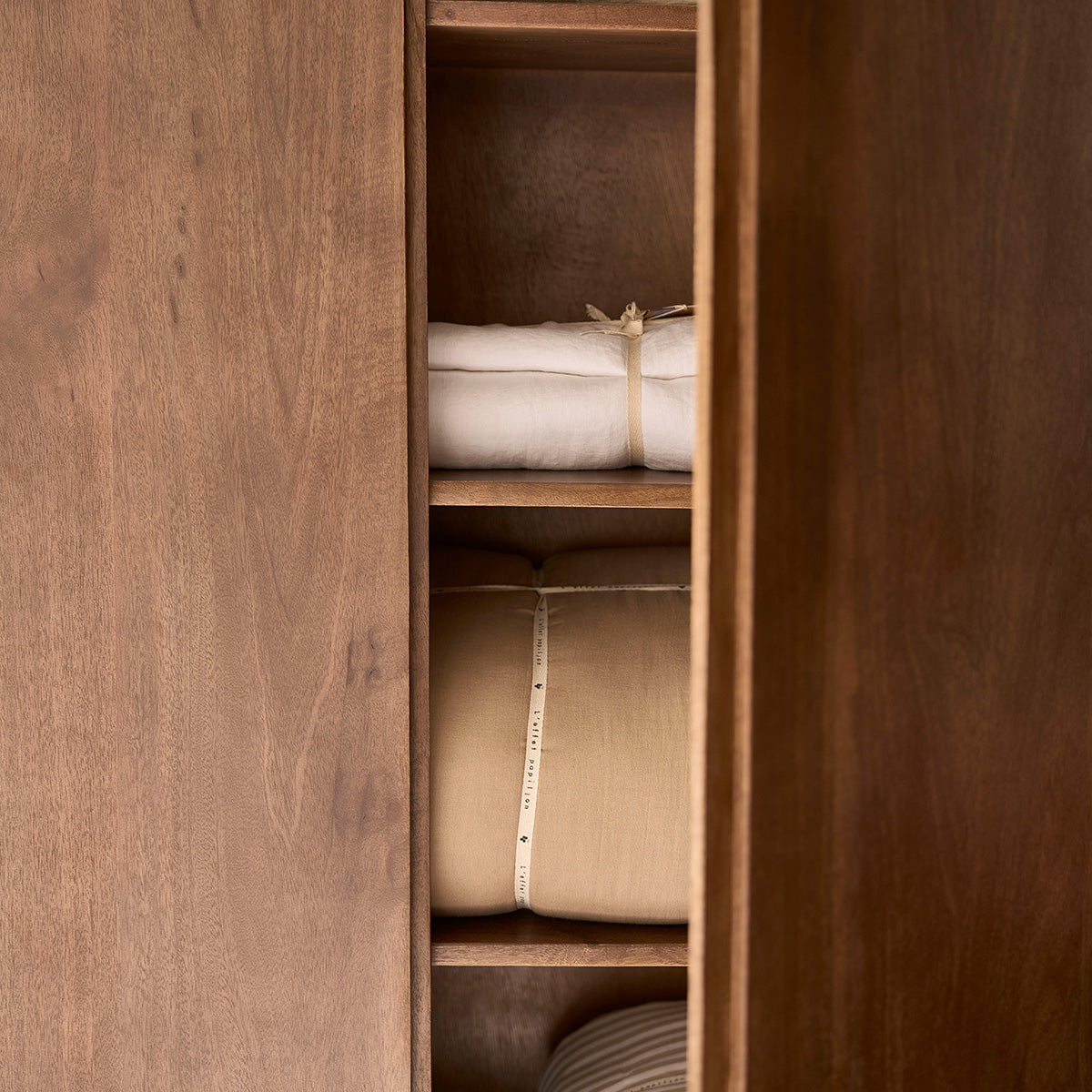 SOFIA - Armadio in legno massello di mango, 120 cm