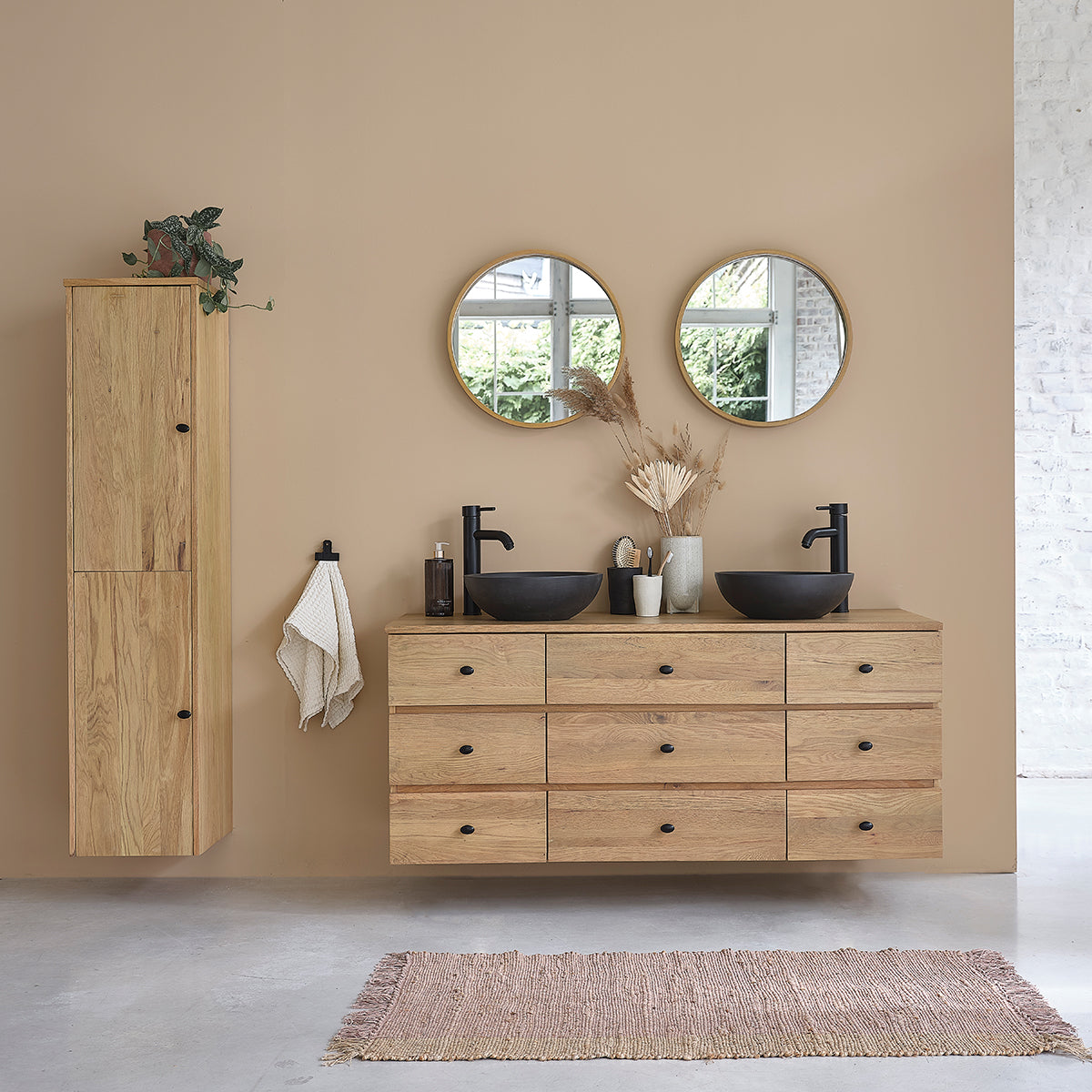 ERNEST - Specchio rotondo in rovere massello Ø 50 cm