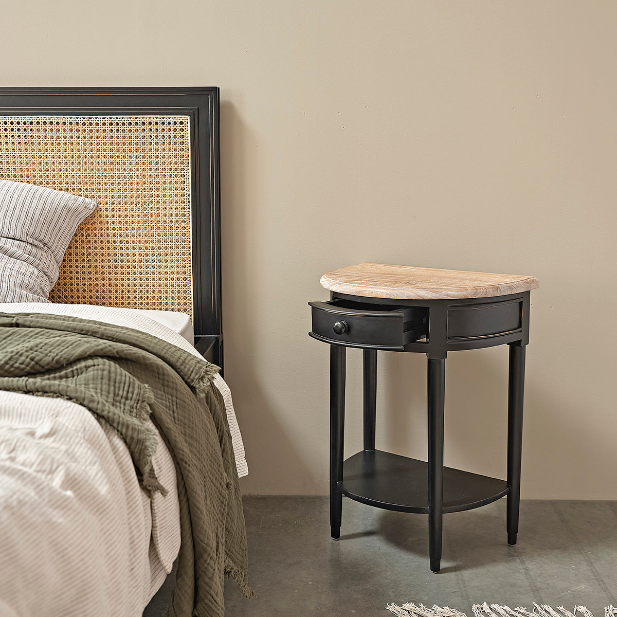 SOHO - Comodino in mogano massello