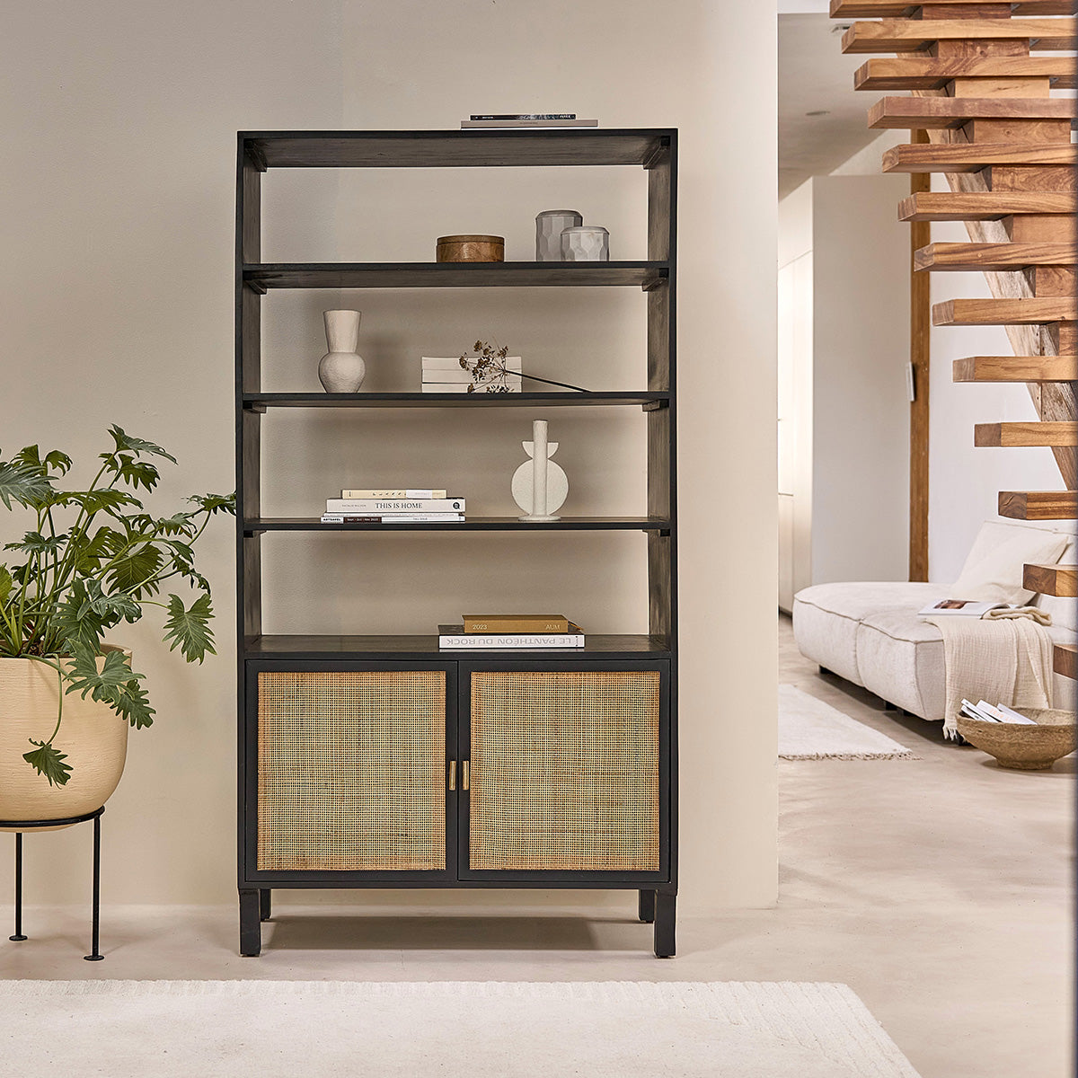 BLAISE - Libreria alta in di mango massello nero e midollino, H 170 cm