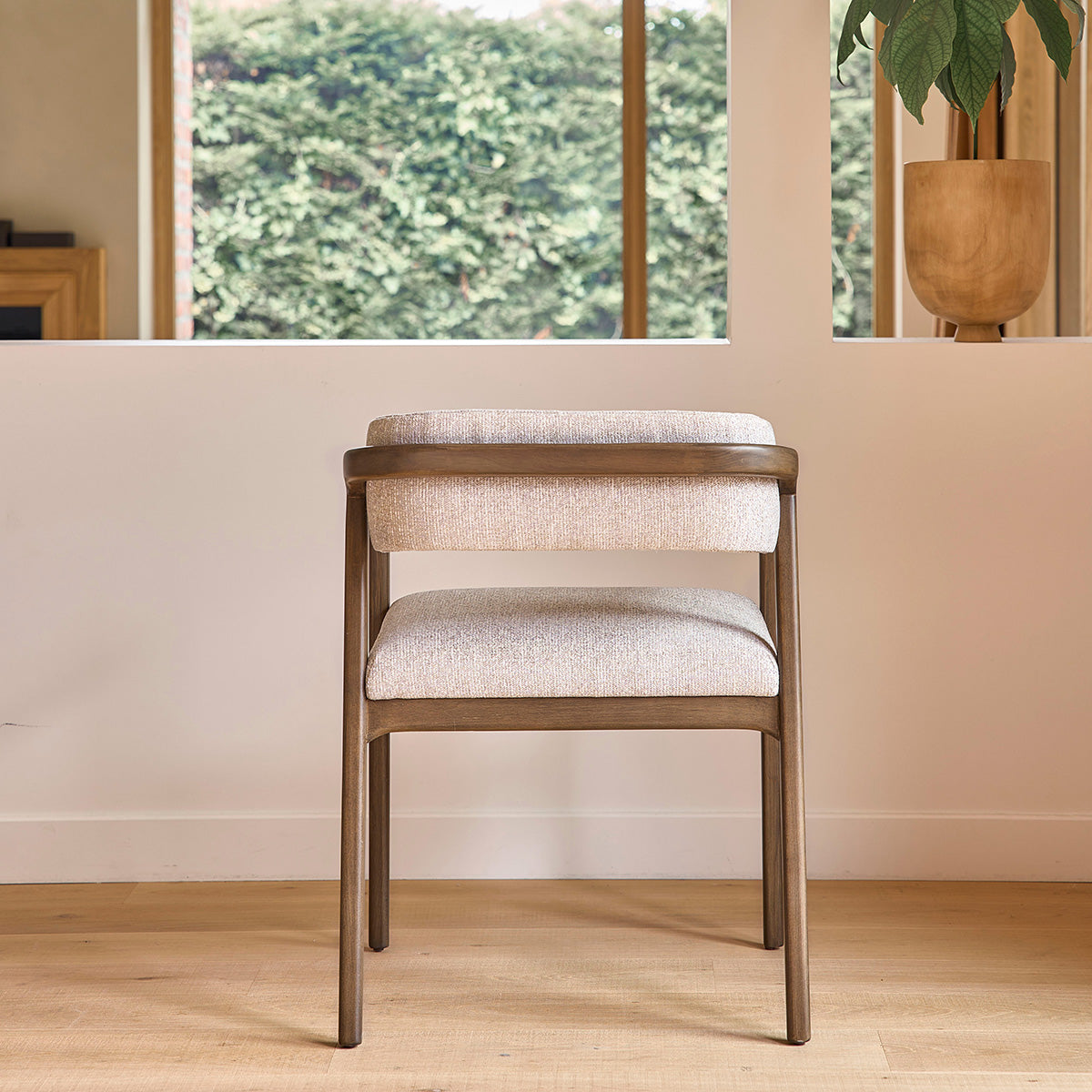 ÉLOI - Sedia in legno massello con tessuto beige screziato