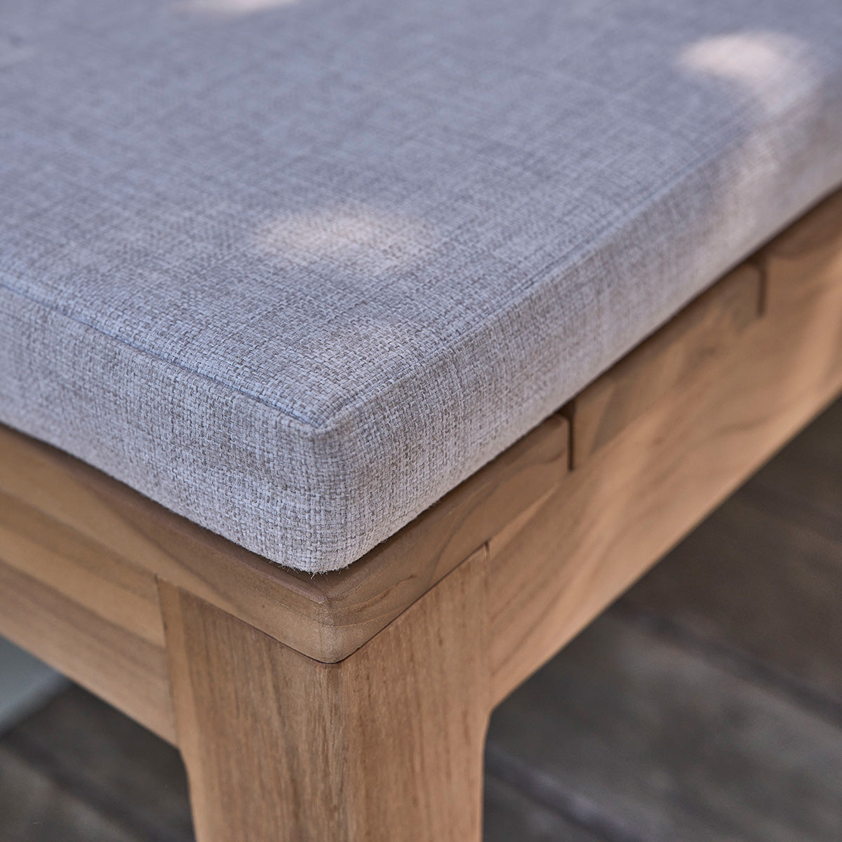 BARI - Set di mobili da giardino in teak massello 6/8 pers. con cuscini