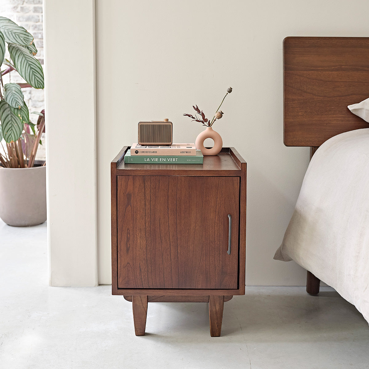 VINTAGE - Comodino in mindi massello finitura in noce 40 cm